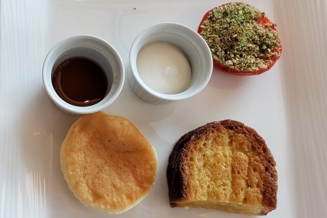 ハレクラニ沖縄の朝食で食べれるパンケーキ
