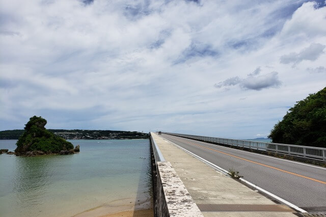 古宇利大橋（沖縄）の写真撮影スポット｜橋の上
