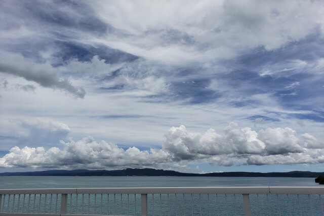 古宇利大橋（沖縄）の写真撮影スポット｜橋の上