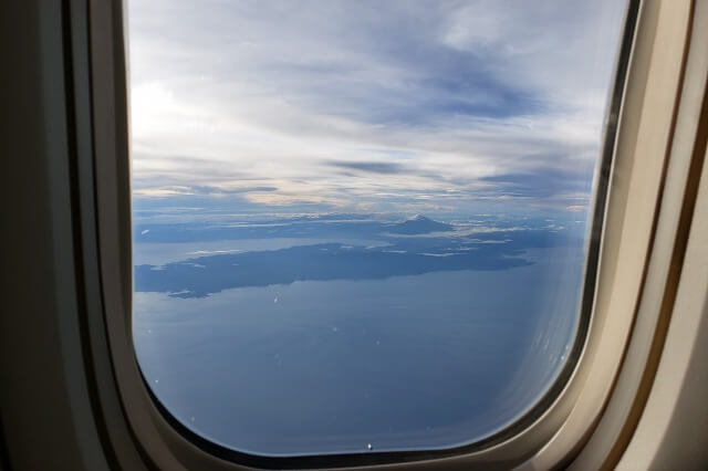 飛行機から富士山が見える座席は左右どっち？（ANAの場合）
