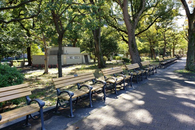 日比谷公園にはベンチが沢山｜デートにもお勧めです