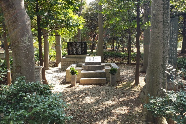 代々木公園の十四烈士の碑