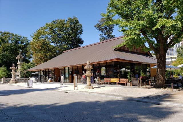 靖国神社(東京)の外苑休憩所｜レストラン・カフェ・お土産屋など