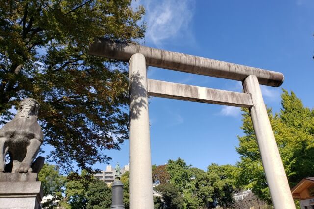 靖国神社(東京)の鳥居｜第一/第二/石/中門鳥居の大きさと材質は？