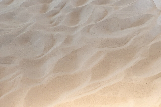 リゾナーレ熱海のソラノビーチ(ブックス＆カフェ)の白い砂浜