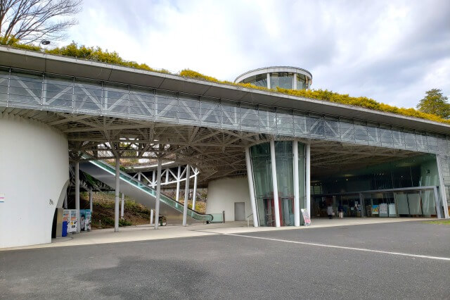 昭和記念公園の無料エリア|花みどり文化センター