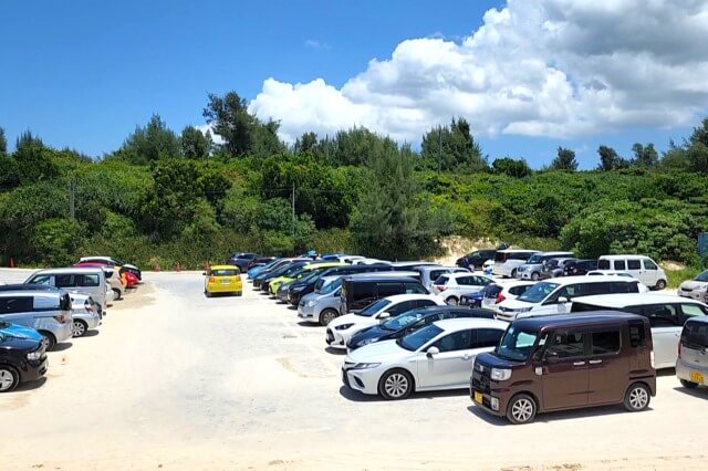 宮古島の与那覇前浜ビーチの無料駐車場