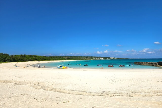 伊良部島の渡口の浜｜宮古島のすぐ隣り、魚も見れる絶景ビーチです