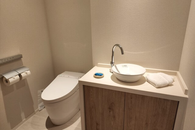 イラフSUI沖縄宮古｜ガーデンコーナスイートのトイレ
