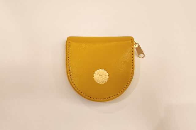 皇居の財布の色⑧黄色(山吹色)