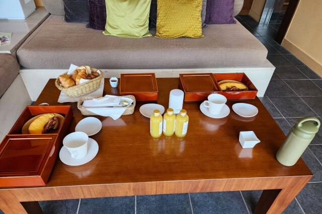 星のや軽井沢のインルームダイニングの朝食
